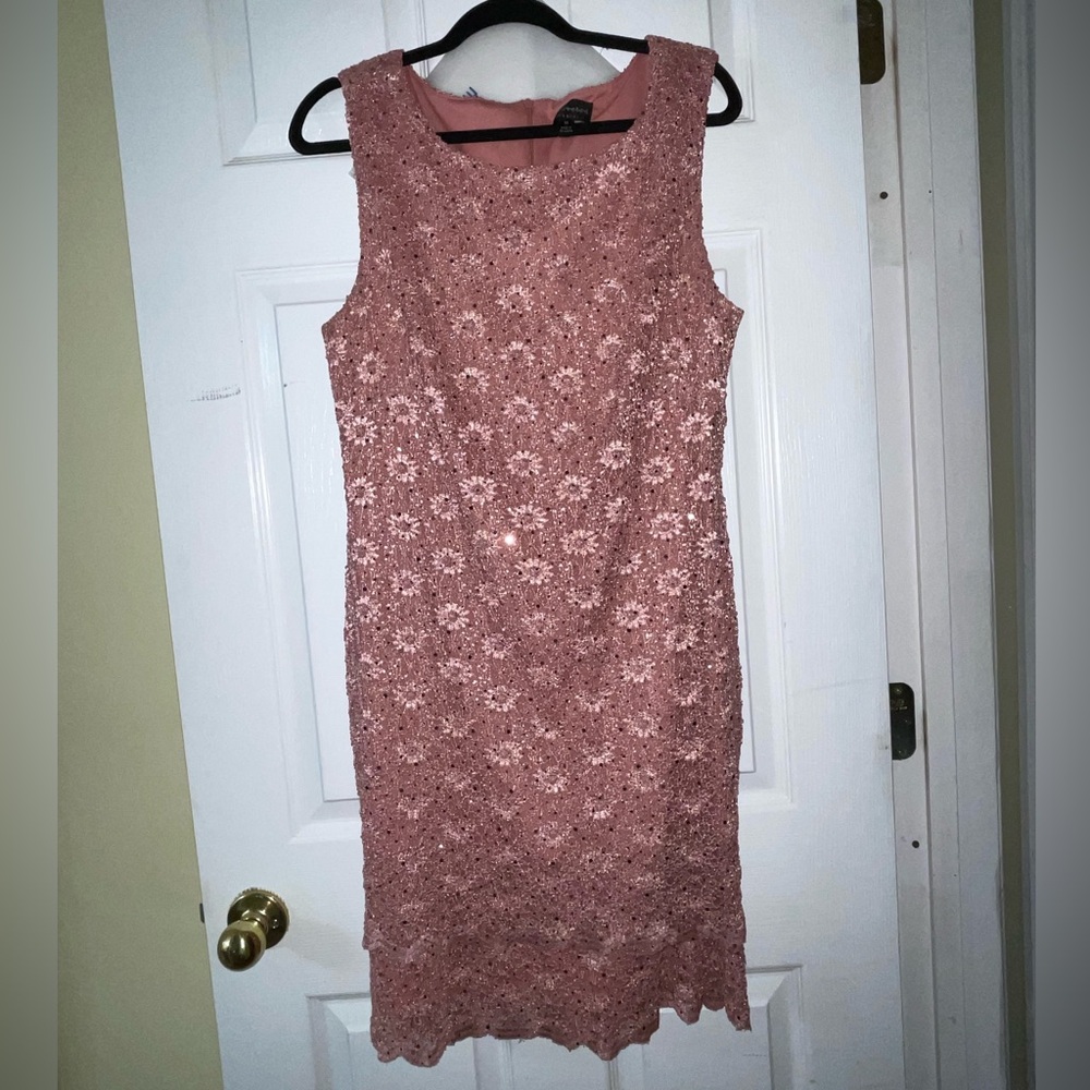 Chic Floral Lace Midi Dress in Dusty Rose Pink includes wrap
